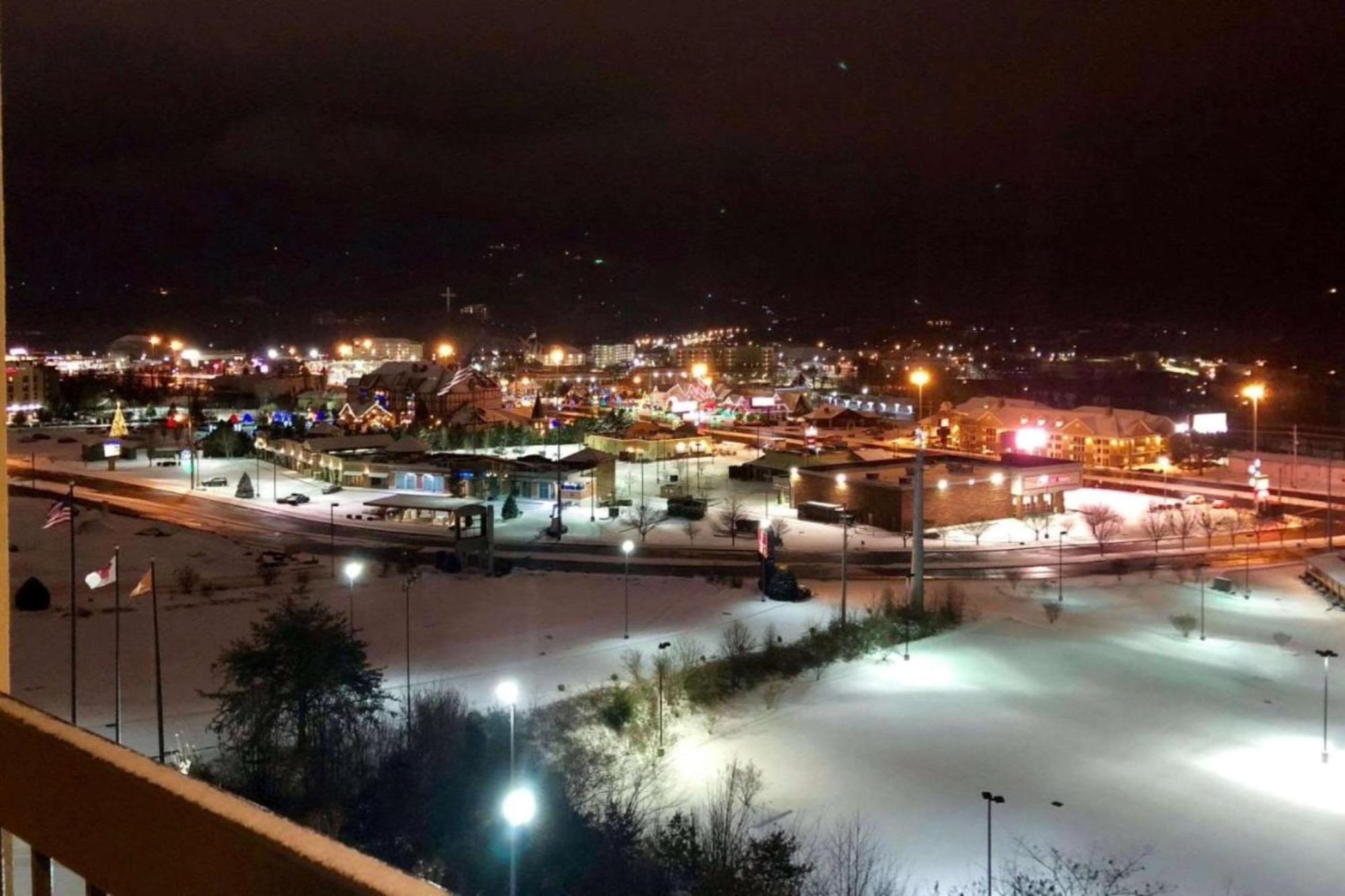 Vista Suites Hotel Near Island Drive And Convention Center Pigeon Forge Buitenkant foto